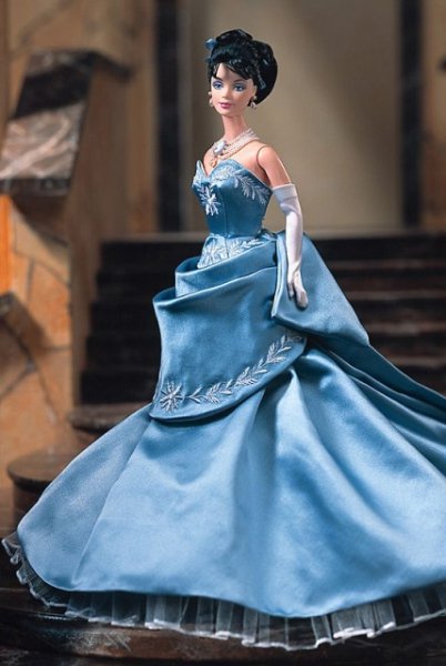 Barbie Wedgwood - r. 2000