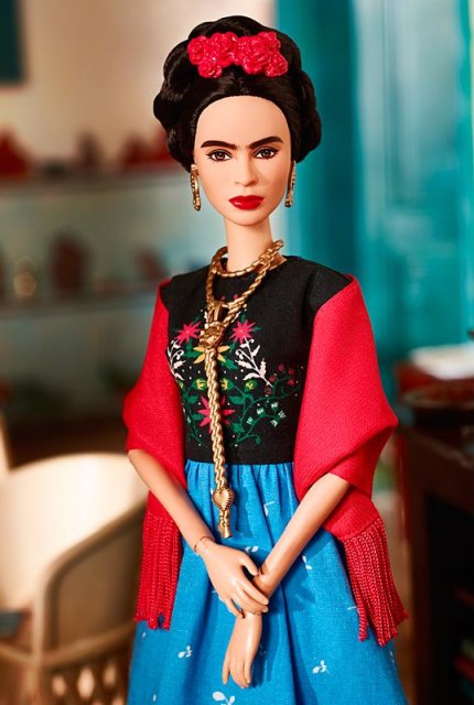Barbie Frida Kahlo (Inspiring Women) - rok 2017 - MÍRNĚ POŠKOZENÝ OBAL