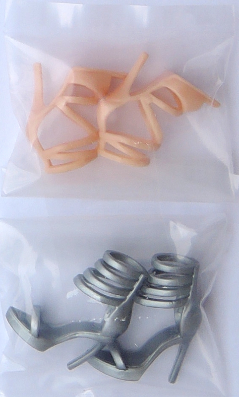 Barbie doplňky - 10 párů bot + krabice na boty + sáček na boty