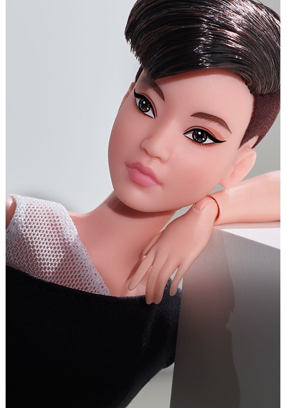 Barbie Looks (Petite, Brunette Pixie Cut) - rok 2021