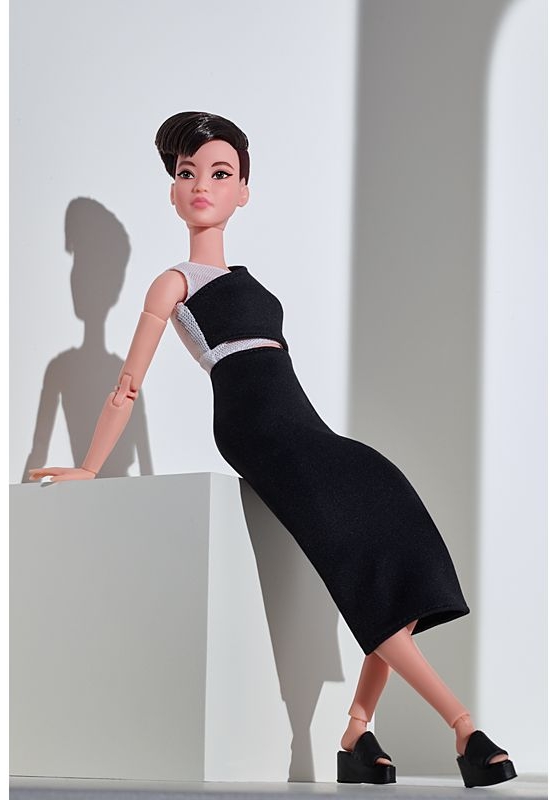 Barbie Looks (Petite, Brunette Pixie Cut) - rok 2021