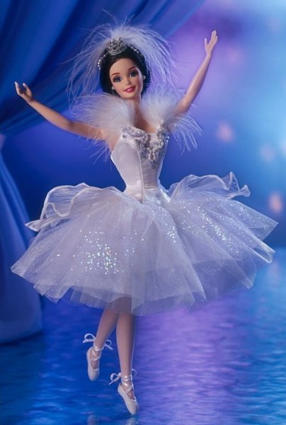 Barbie as the Swan Queen in Swan Lake (Labutí královna z Labutího jezera)